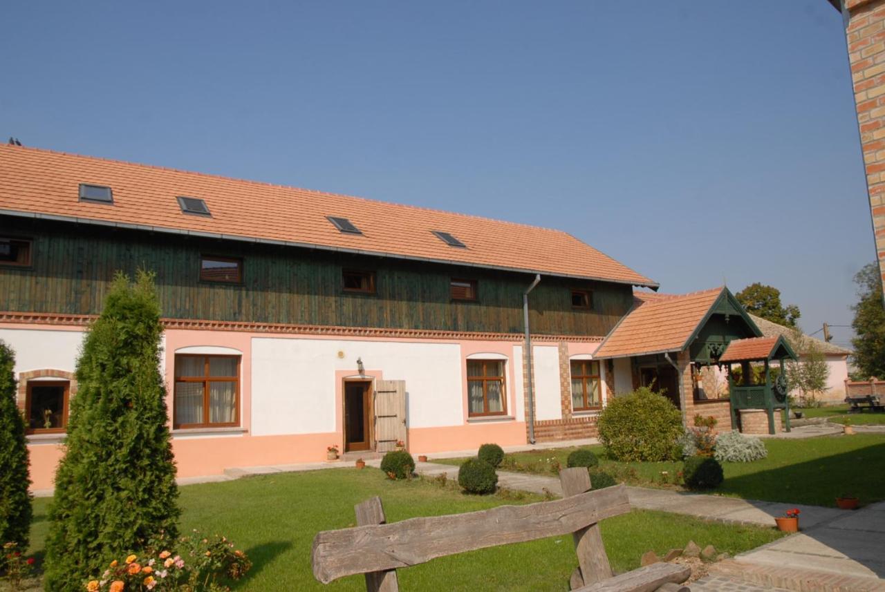 Schwabenhaus Hotel Sandra Exterior photo